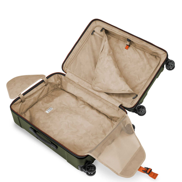 Briggs & Riley Torq Medium Spinner with beige interior