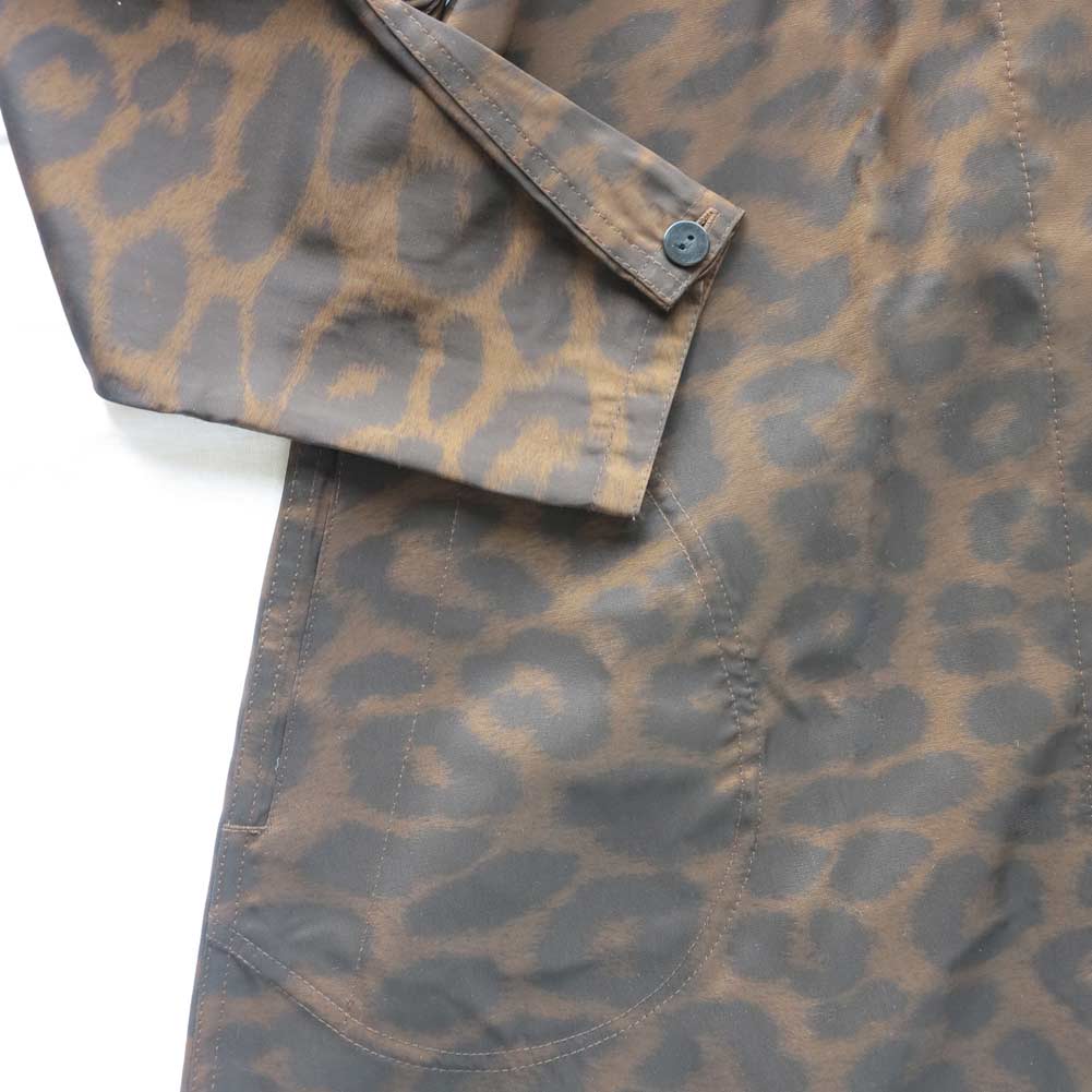Mycra Pac Raincoat Closeup of Sleeves and Pockets