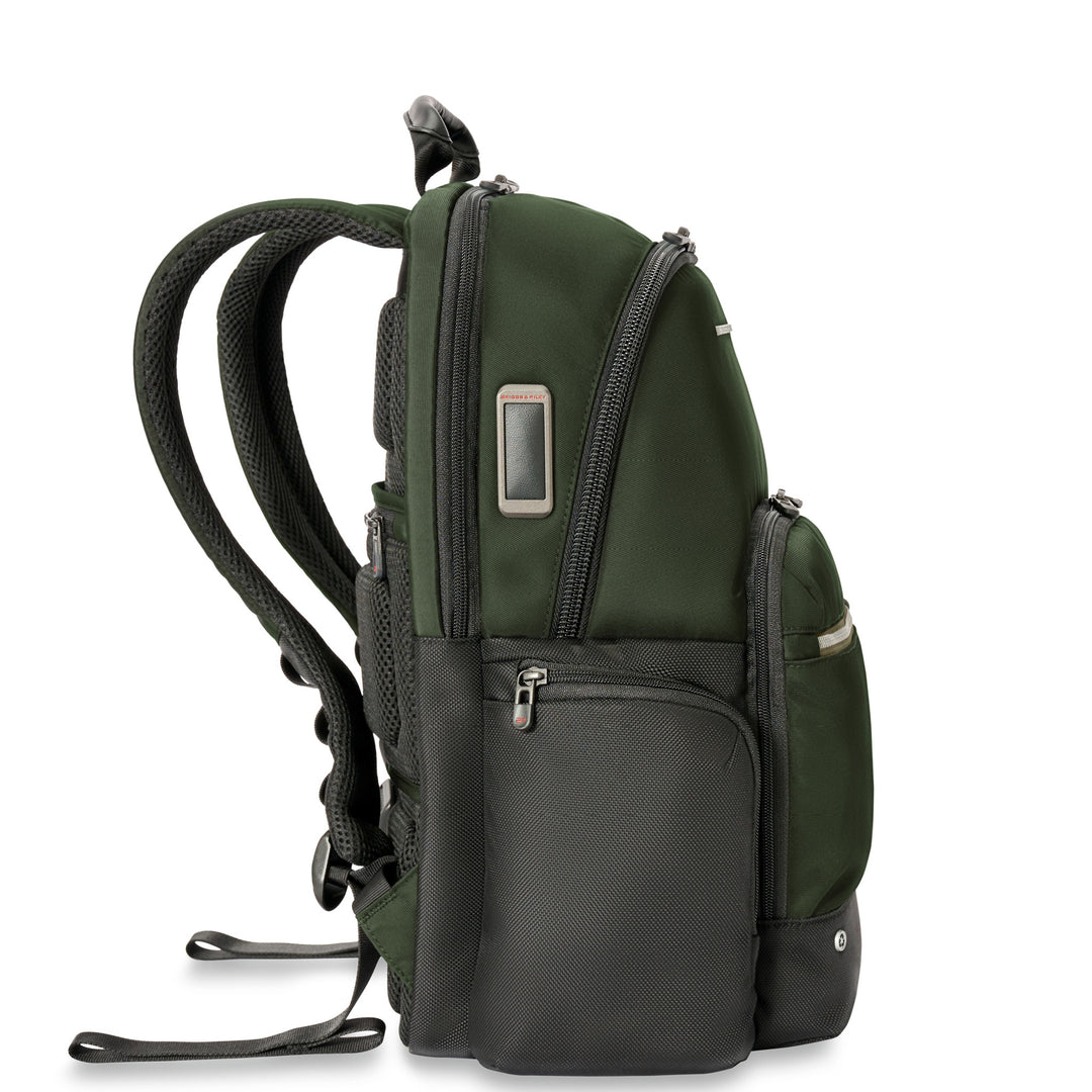 compare briggs and riley with tumi backpack & Business Trip Set: Carry On + Large Modern travelers who need to stay organized will find a place for everything in the Baseline Traveler Backpack Briggs & Riley @work Medium
